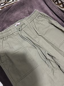 Trendy Girls Cargo Pants Green Colour