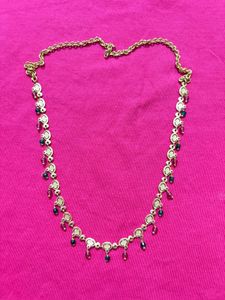 Lightweight gold and crystals Necklace.