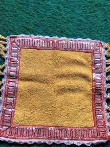 mustard Aasan with beautiful red lace