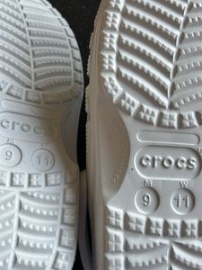 Crocs white ( Dupe )