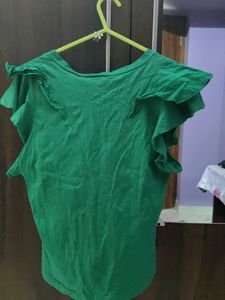 Offer !!🔥 V-Neck Ruffle Sleeve Top