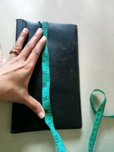 Black coin holder and note