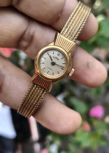 Vintage Roamer Gold Tone Watch