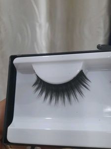 Lashes Y057 - Natural Flutter