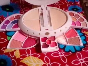 Flower Makeup Palette