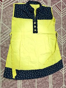 Stylish Yellow & Navy Printed Top