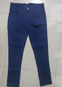 Women's Casual Jeans. Like New. Good Condition.