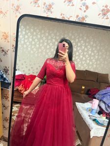 Elegant Red Embellished Gown❤️🎀🦋