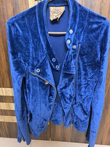 Gorgeous GUESS brand Jacket For Women. Royal Blue