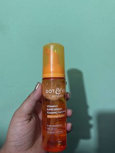 Dot & Key Vitamin C Foaming Face Wash