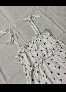 cute strawberry🍓 top
