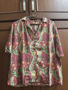 Vibrant Floral Print Button-Up Shirt