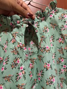 Chic Floral Print Top🥝🌳
