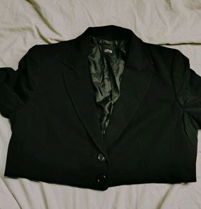 Classic Black Cropped Blazer