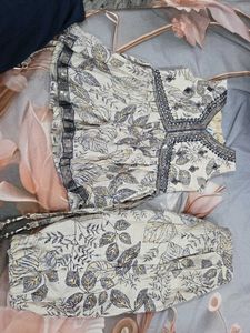 Elegant Leaf Print Kurta Set