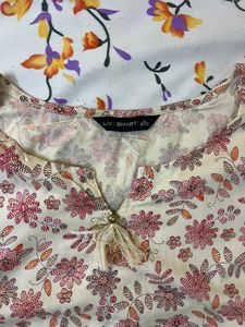 Women’s Pink &amp; White Floral Print Straight Kurti