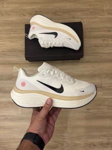 Nike Structure 26