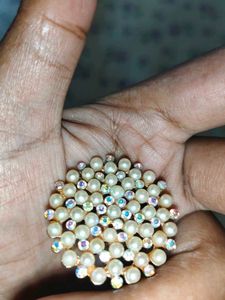 Elegant Pearl and Crystal Statement Ring