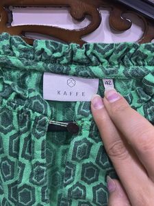 Green Patterned Long Sleeve Top