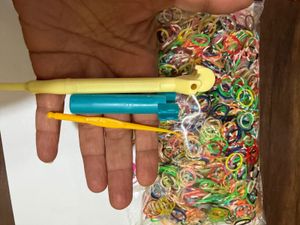 Super Loomz Bands refill kit.