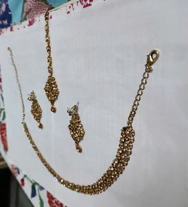 Price Drop!!! 4 Piece Jewelry Set