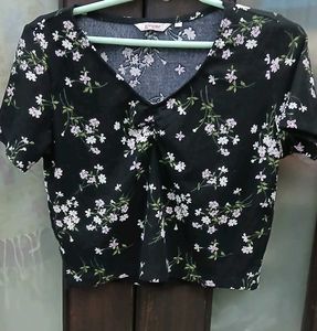 Black Floral V-Neck Crop Top - XL Size