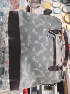 Stylish Geometric Pattern Clutch Bag