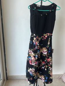 Chic Black Floral Dress midi