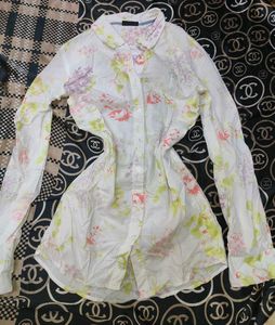 Chic Floral Button-Up Shirt
