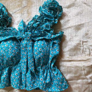 Chic Blue Floral Ruffled Crop Top