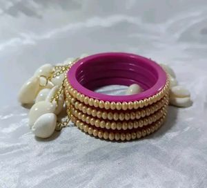 Pearl 4 Kodi Bangles Set