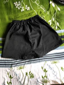 Black Cargo Shorts✨