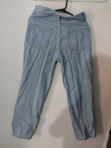 Light Wash High Waisted Jeans