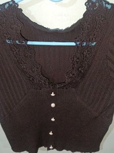 Chic Black Lace Trim Cropped Top
