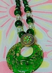 Elegant Green Stone Pendant Necklace