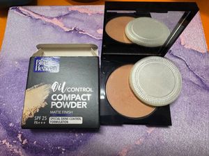 Blue Heaven Oil Control Compact Powder