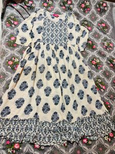 Cream &amp; Blue Floral Print Kurta