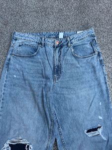 Light Wash Ripped Jeans