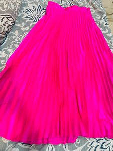 Sassfaras Hot Pink Skirt🩷 (Full Length) (Size -Large)