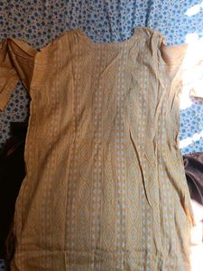 a yellow gold top