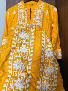 Chikankari Short Kurta 💛