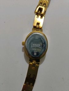 Elegant Gold Tone Women's Watch