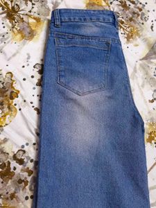 Blue High-Waist Wide-Leg Jeans 👖💙