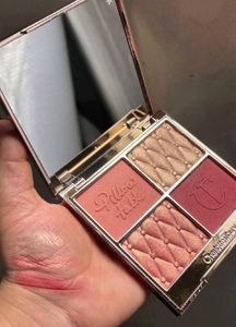 Charlotte Tilbury pillow talk face pallete