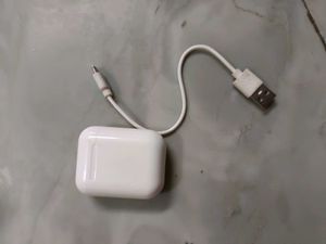 White Charging Case with USB Cable (don't know whe