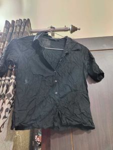 Black Collared Short Sleeve Shirt