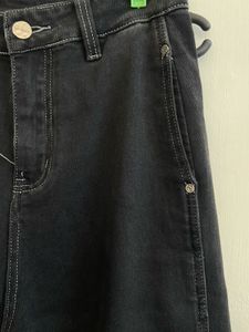 Black Wide-Leg Jeans