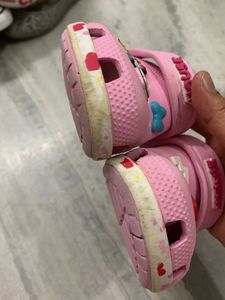crocs