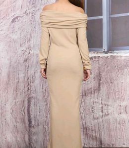 Elegant Off-Shoulder Maxi Dress