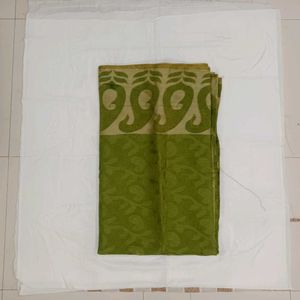 Elegant Green Saree with Paisley Border witg unsti
